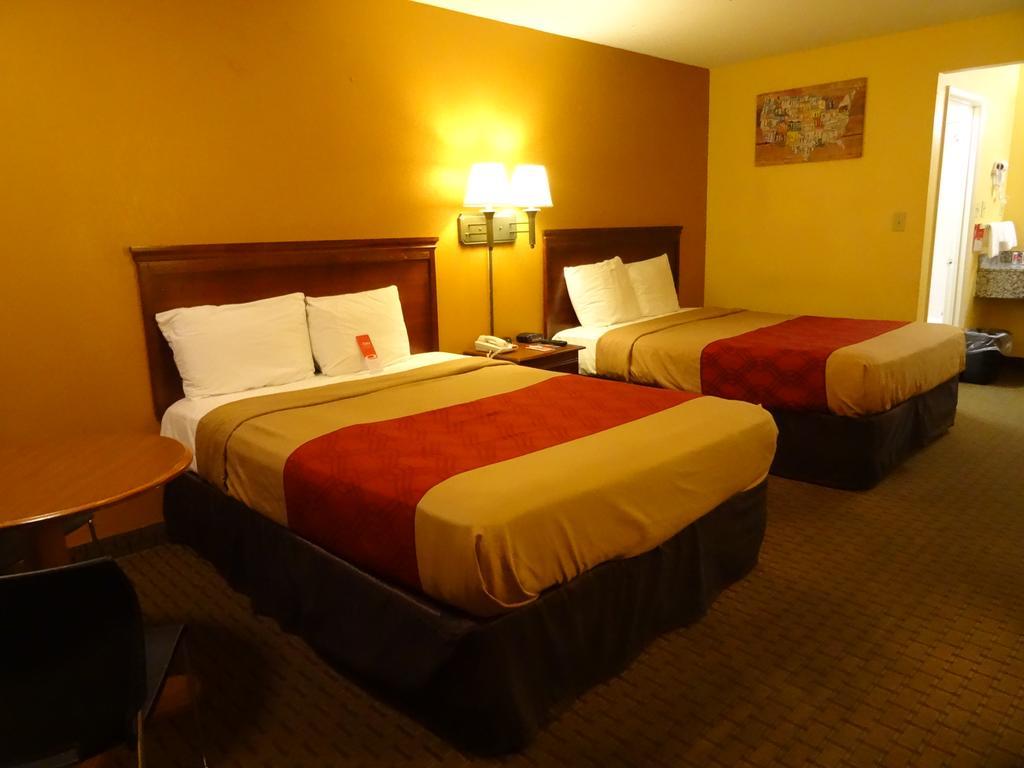 Econo Lodge Fredericksburg near I-95 Eksteriør billede