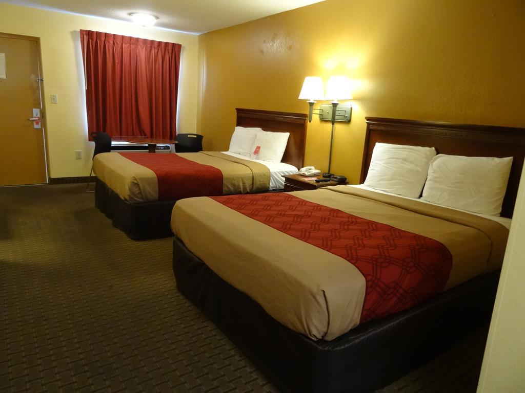 Econo Lodge Fredericksburg near I-95 Eksteriør billede